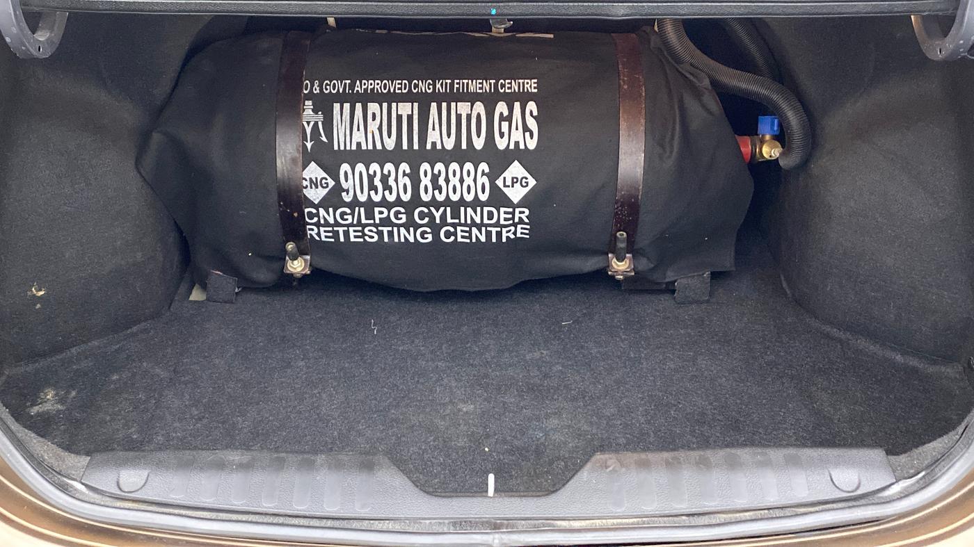 2016 Maruti Ciaz VXI+, CNG, Manual, 1,13,861 km, Boot Inside