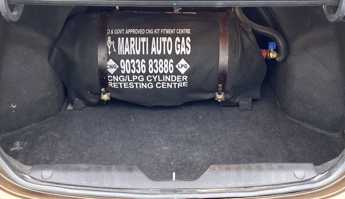 2016 Maruti Ciaz VXI+, CNG, Manual, 1,13,861 km, Boot Inside