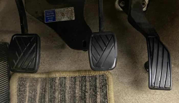 2016 Maruti Ciaz VXI+, CNG, Manual, 1,13,861 km, Pedals