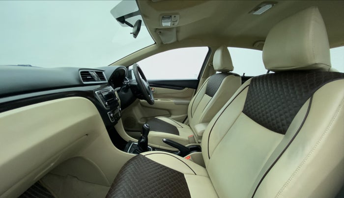 2016 Maruti Ciaz VXI+, CNG, Manual, 1,13,861 km, Right Side Front Door Cabin