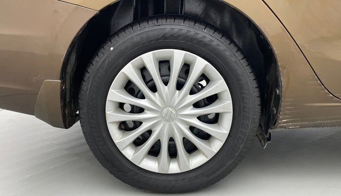 2016 Maruti Ciaz VXI+, CNG, Manual, 1,13,861 km, Right Rear Wheel