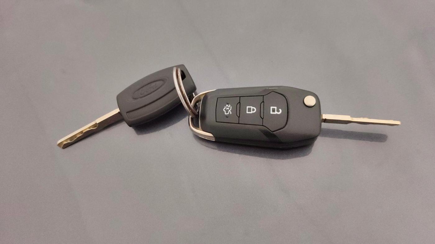 2017 Ford Figo Aspire TREND 1.2 PETROL, Petrol, Manual, 60,424 km, Key Close Up