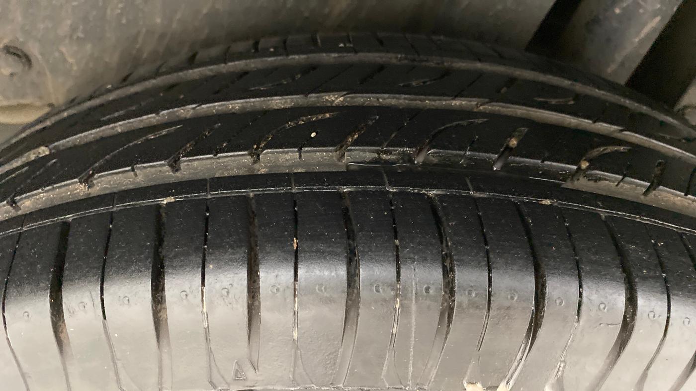 2012 Maruti Swift VXI, Petrol, Manual, 79,876 km, Left Rear Tyre Tread