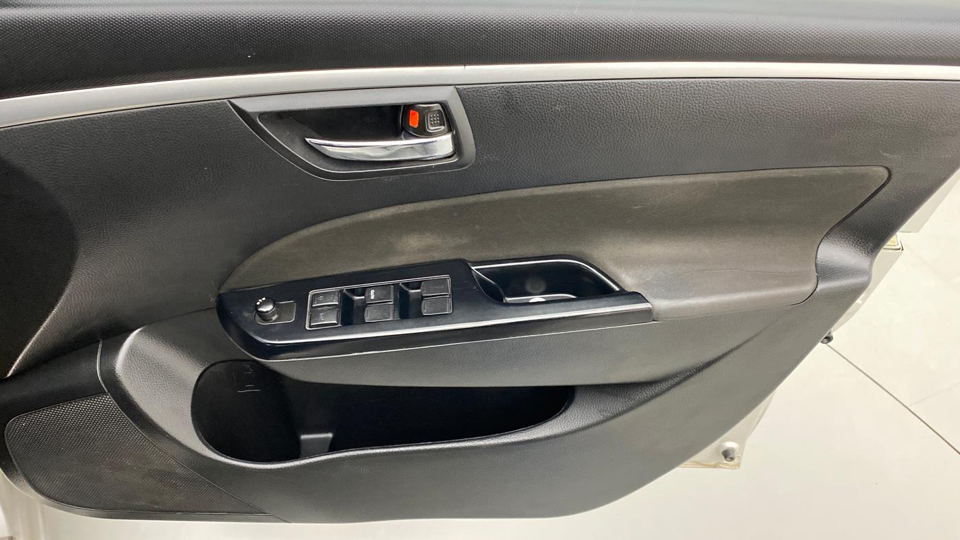 2012 Maruti Swift VXI, Petrol, Manual, 79,876 km, Driver Side Door Panels Control