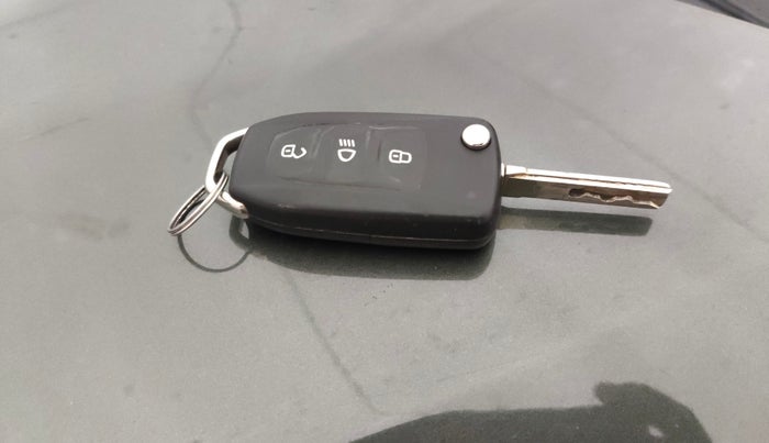 2021 Tata NEXON XMA DIESEL, Diesel, Automatic, 39,771 km, Key Close Up