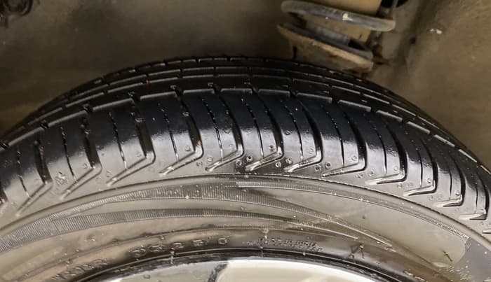 2017 Maruti Alto K10 VXI (O) AMT, CNG, Automatic, 81,475 km, Left Front Tyre Tread