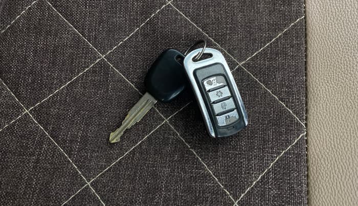 2017 Maruti Alto K10 VXI (O) AMT, CNG, Automatic, 81,475 km, Key Close Up