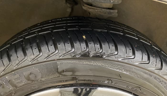 2017 Maruti Alto K10 VXI (O) AMT, CNG, Automatic, 81,475 km, Right Front Tyre Tread