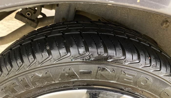 2017 Maruti Alto K10 VXI (O) AMT, CNG, Automatic, 81,475 km, Right Rear Tyre Tread