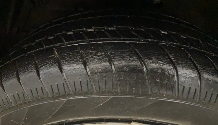 2017 Maruti Ertiga VXI CNG, CNG, Manual, 78,480 km, Left Front Tyre Tread