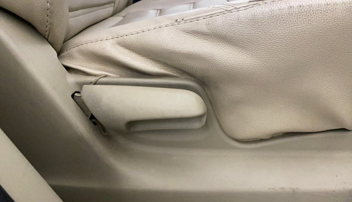 2017 Maruti Ertiga VXI CNG, CNG, Manual, 78,480 km, Driver Side Adjustment Panel