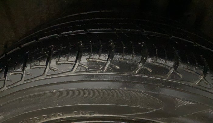 2017 Maruti Ertiga VXI CNG, CNG, Manual, 78,480 km, Left Rear Tyre Tread