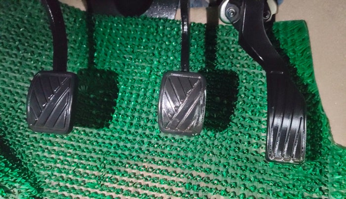 2014 Maruti Ertiga VXI, Petrol, Manual, 68,947 km, Pedals