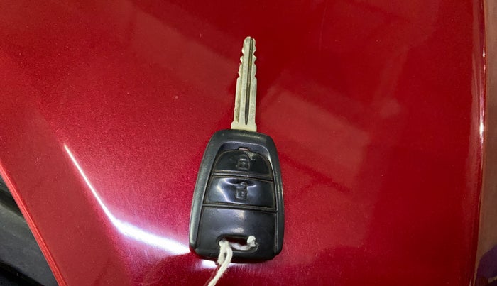 2017 Hyundai Grand i10 SPORTZ (O) 1.2 KAPPA VTVT, Petrol, Manual, 48,133 km, Key Close Up