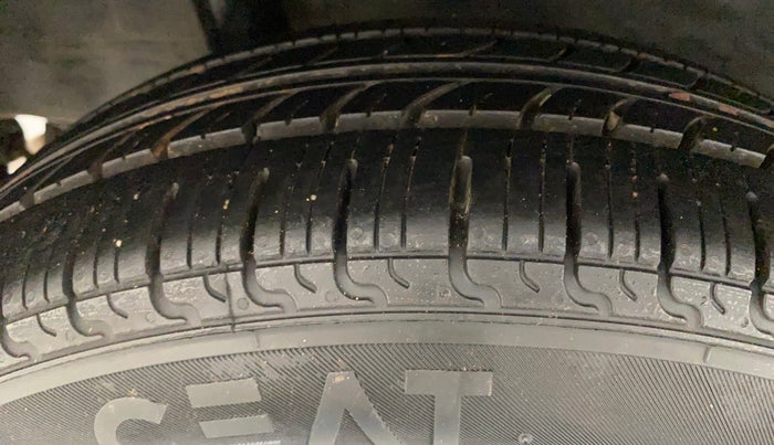 2013 Honda Brio VX AT, Petrol, Automatic, 98,343 km, Right Rear Tyre Tread