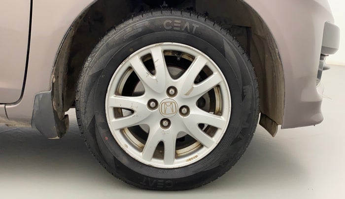 2013 Honda Brio VX AT, Petrol, Automatic, 98,343 km, Right Front Wheel