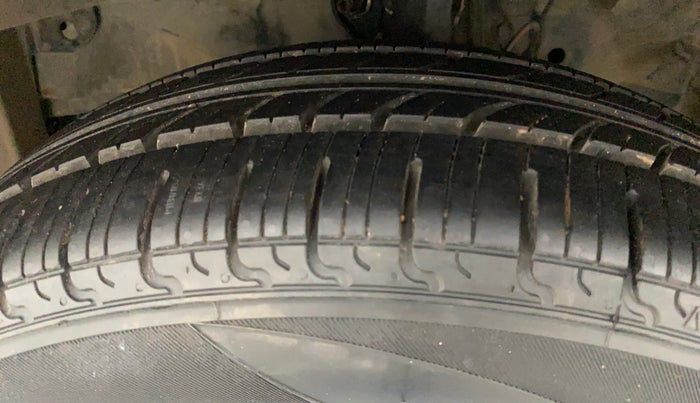2013 Honda Brio VX AT, Petrol, Automatic, 98,343 km, Left Front Tyre Tread
