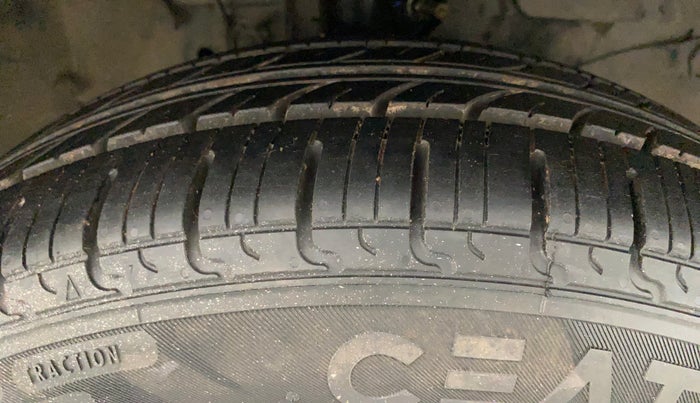 2013 Honda Brio VX AT, Petrol, Automatic, 98,343 km, Right Front Tyre Tread