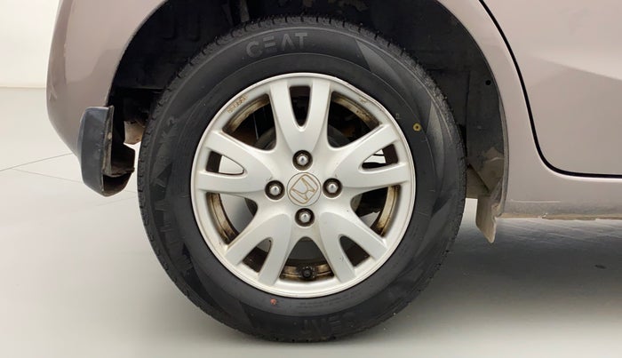 2013 Honda Brio VX AT, Petrol, Automatic, 98,343 km, Right Rear Wheel