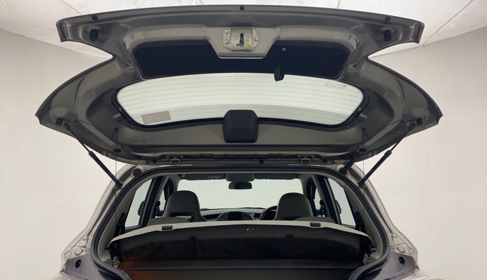 2017 Mahindra KUV 100 NXT K8 P 6 STR, Petrol, Manual, 18,220 km, Boot Door Open