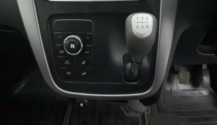 2017 Mahindra KUV 100 NXT K8 P 6 STR, Petrol, Manual, 18,220 km, Gear Lever