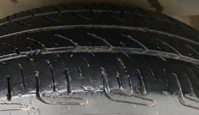 2015 Maruti Wagon R 1.0 LXI CNG, CNG, Manual, 88,799 km, Right Rear Tyre Tread