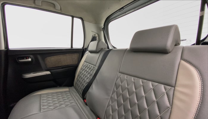 2016 Maruti Wagon R 1.0 VXI, Petrol, Manual, 46,929 km, Right Side Rear Door Cabin