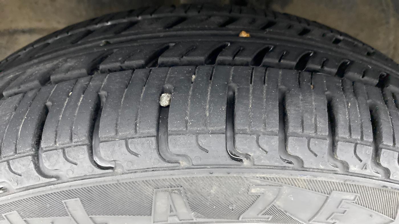 2016 Maruti Wagon R 1.0 VXI, Petrol, Manual, 46,929 km, Left Front Tyre Tread