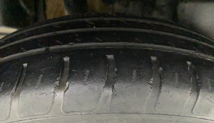 2020 Maruti Swift VXI AMT, Petrol, Automatic, 44,282 km, Right Rear Tyre Tread
