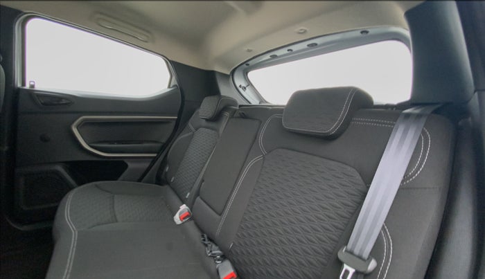 2021 Renault Kiger RXZ CVT 1.0 TURBO, Petrol, Automatic, 13,372 km, Right Side Rear Door Cabin