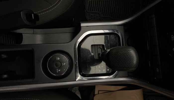 2022 Tata NEXON XMA SUNROOF PETROL, Petrol, Automatic, 37,447 km, Gear Lever