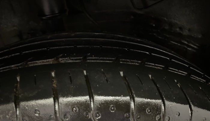 2022 Tata NEXON XMA SUNROOF PETROL, Petrol, Automatic, 37,447 km, Right Rear Tyre Tread