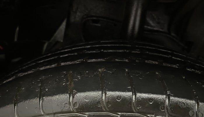 2022 Tata NEXON XMA SUNROOF PETROL, Petrol, Automatic, 37,447 km, Right Front Tyre Tread