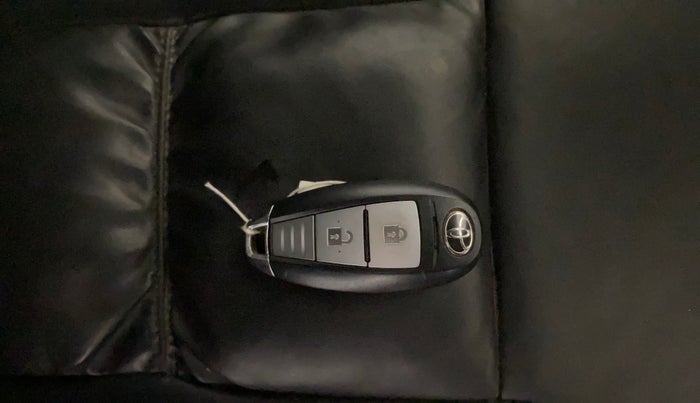 2020 Toyota URBAN CRUISER PREMIUM GRADE AT, Petrol, Automatic, 44,594 km, Key Close Up