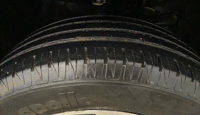 2020 Toyota URBAN CRUISER PREMIUM GRADE AT, Petrol, Automatic, 44,594 km, Right Front Tyre Tread