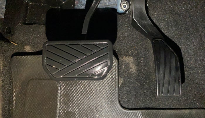 2020 Toyota URBAN CRUISER PREMIUM GRADE AT, Petrol, Automatic, 44,594 km, Pedals