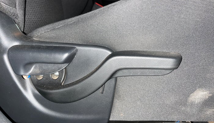 2018 Honda BR-V 1.5L I-VTEC S, Petrol, Manual, 53,772 km, Driver Side Adjustment Panel