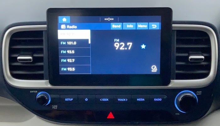 2019 Hyundai VENUE 1.0 SX TURBO GDI DUAL TONE, Petrol, Manual, 26,294 km, Infotainment System