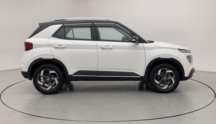 2019 Hyundai VENUE 1.0 SX TURBO GDI DUAL TONE, Petrol, Manual, 26,294 km, Right Side
