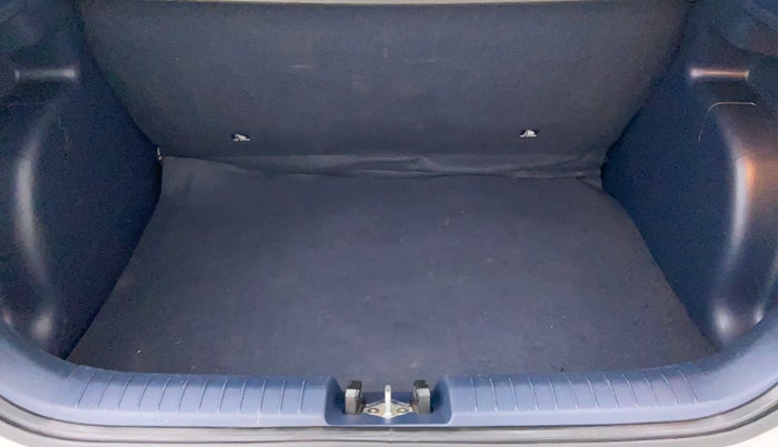 2019 Hyundai VENUE 1.0 SX TURBO GDI DUAL TONE, Petrol, Manual, 26,294 km, Boot Inside