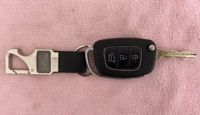 2019 Hyundai VENUE 1.0 SX TURBO GDI DUAL TONE, Petrol, Manual, 26,294 km, Key Close Up