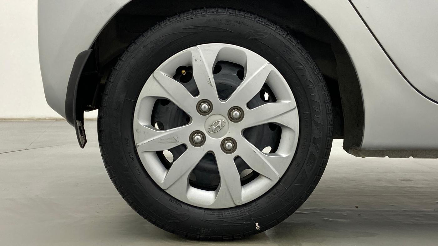 2015 Hyundai Eon MAGNA PLUS, Petrol, Manual, 48,490 km, Right Rear Wheel