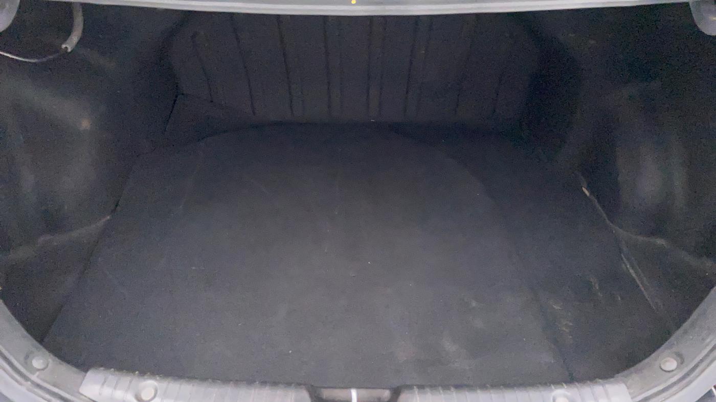 2012 Hyundai Verna FLUIDIC 1.6 SX VTVT, Petrol, Manual, 27,889 km, Boot Inside