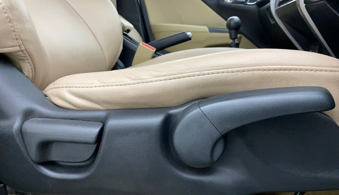 2017 Honda City V MT PETROL, Petrol, Manual, 40,622 km, Driver Side Adjustment Panel