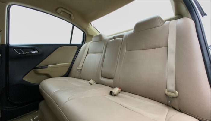 2017 Honda City V MT PETROL, Petrol, Manual, 40,622 km, Right Side Rear Door Cabin