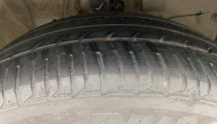 2017 Honda City V MT PETROL, Petrol, Manual, 40,622 km, Right Front Tyre Tread