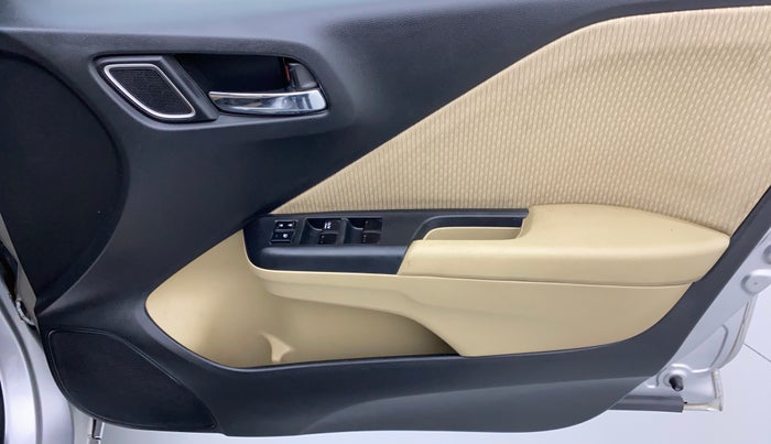 2017 Honda City V MT PETROL, Petrol, Manual, 40,622 km, Driver Side Door Panels Control