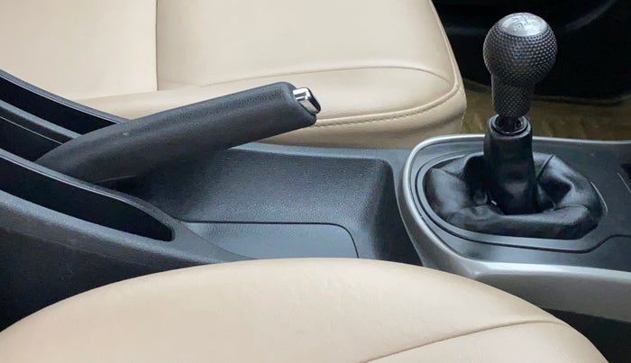 2017 Honda City V MT PETROL, Petrol, Manual, 40,622 km, Gear Lever