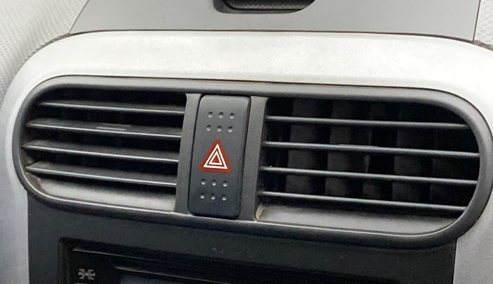 2014 Maruti Ritz VXI, Petrol, Manual, 77,190 km, AC Unit - Front vent has minor damage