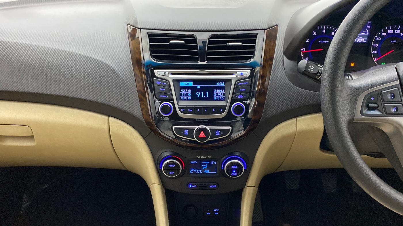 2015 Hyundai Verna FLUIDIC 1.6 VTVT S, Petrol, Manual, 21,583 km, Air Conditioner